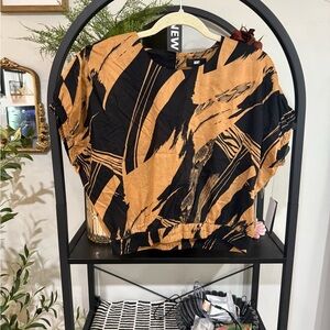 DKNY Abstract Shark Tawney Top size xs